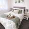 Modern 2 bedroom apartment in Historical Spa town