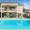 17°West Villa