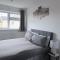 Comfortable Double Room LEEDS WiFi Parking