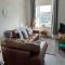 Centrally located 1 bed modern flat with harbour views