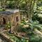 MacLeod House Guest Cottage