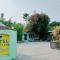 Hotel Rhino Land-Sauraha Family Home