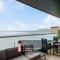 Colonels Rest - Luxury Beachside Townhouse with Sea Views in Sandown, Sleeps 10