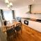 Albatross Mini - 2 Room Seaside Air-conditioned Apartment with Balcony