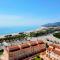 Apartamento con terraza, vistas playa y montaña