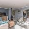 Peaceful Lakeside Retreat Near Muizenberg