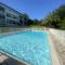 Casa Surf Shelter, large swimming pool, 1-bedroom apartment, garden, day use, Rhune view