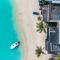 Grand Baie Seaview Penthouse-direct on beach