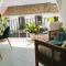 Impressive apartment with 3 bedrooms metres from the beach