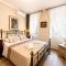 Dion and Eva's OldTown Apartment