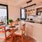 Large Apartment Just Steps from Shopping del Sol
