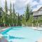 Bright and Clean, Walk Everywhere, Shared Pool and Hot Tub