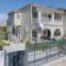 Donna's Luxury home in Kassiopi with Pool 300m to Sea