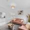 Cosy, Modern 2BR In The Centre of Montrose