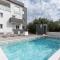 Marbella Pool Apartmets