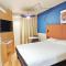 ibis Lyon Est Bron