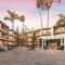 The Belamar Hotel Manhattan Beach, Tapestry by Hilton