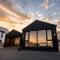 "Deerpark Villa - Sleeps 8, Views of The Rock of Cashel, Palace Hotel & outdoor Sauna!