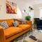 Spacious 2 Bedroom Balcony Flat with Parking and Fast WiFi