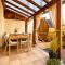 Dora Holiday House & Apartments