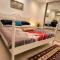Walk Everywhere - Old Town Apartment