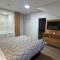 Super 5 Inn