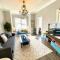 Lakeview 3BR Walk to Wrigley, Lake, Dining & Train