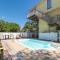 Shore is Fun - Duck, Poteskeet, Beach 480 Yds, 3 Min. Walk to Downtown, Pool, Hot Tub, YR Flex
