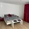 Ferienwohnung Ruhepunkt Dessau - zentral nahe Bauhaus und Meisterhäusern - mit gratis WLAN und Parken sowie Komplettküche