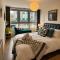 Lovely Bohemian Apartment in Heart of City Life