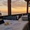 Paralia Hotel & Taverna