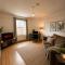 Spacious Entire Apartment in Central Croydon