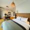Nice Albatross apartment with a balcony by the sea