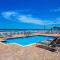 Beach House Inn with POOL & Hot Tub