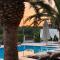 Captains Studios & Apartments