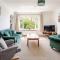 The Waterside Apartment 6
