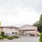 Super 8 by Wyndham Lake Country/Winfield Area Airport North