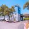 Days Inn & Suites by Wyndham San Antonio North/Stone Oak