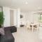 Hotel On By Zenya Host