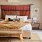 THE BIG - Luxury Backpackers