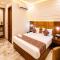 Hotel Royal Residency - #Prem mandir#chaar Dhaam #Inhouse Parking #Free internet #Hygiene Guarantee