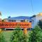 Oakwood House - Spacious 5BR retreat with private BBQ - Wild Wood Park Retreat