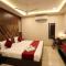 Hotel Grand In Near 2 Min From Vaishali Metro Station