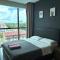 Kuching Kozi Square 2paxs Large Window CityView Infinity Pool 2E