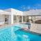 Villa Blu - Indoor Heated Pool, Sauna & Games Room