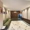 Status Business Hotel - Naveen Market