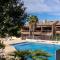 charme logement piscine terrasse