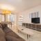 Spacious 3 bedrooms apartment side sea view