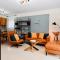 Steel & Oak-Stylish Stay Near Shore