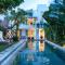 Villa Saffira, Seminyak - Pool, Garden, Rooftop - Walk to Beach and Cafes!